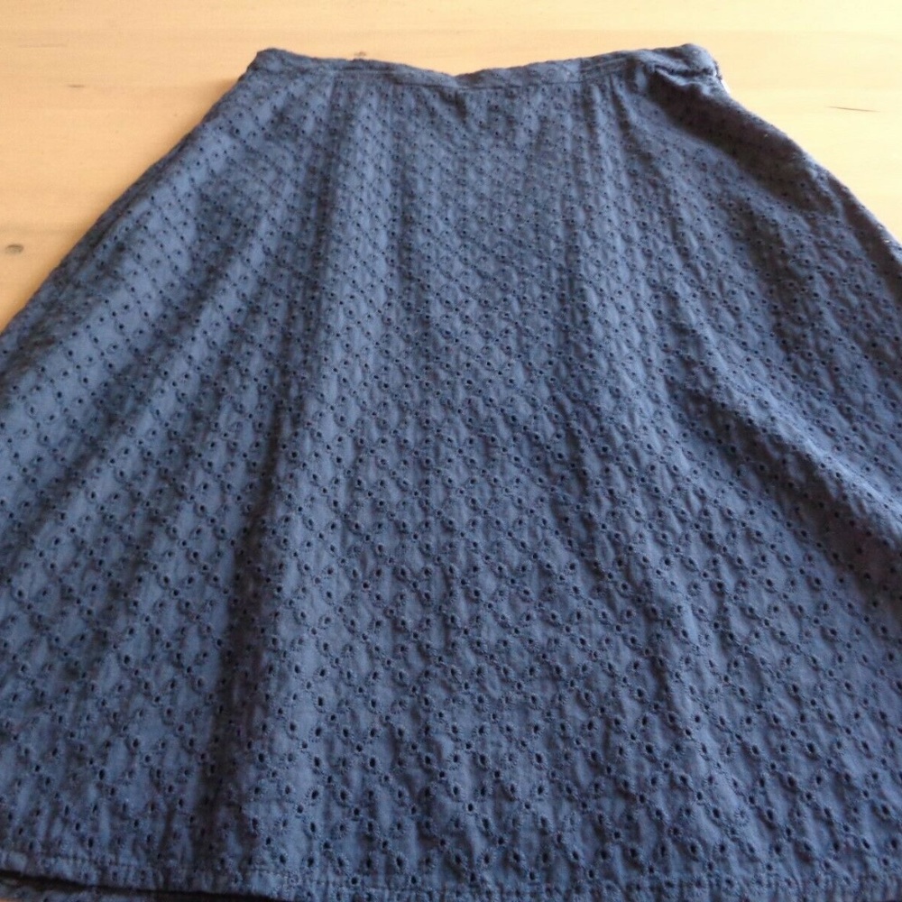 2P LANDS END NAVY EYELET Mini SKIRT